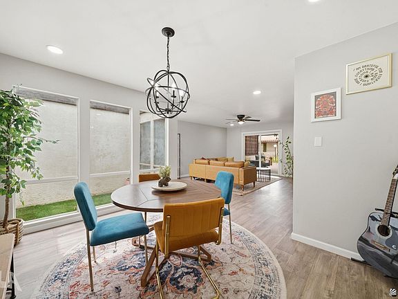 4th image of 1416 E Torrey Pines Cir