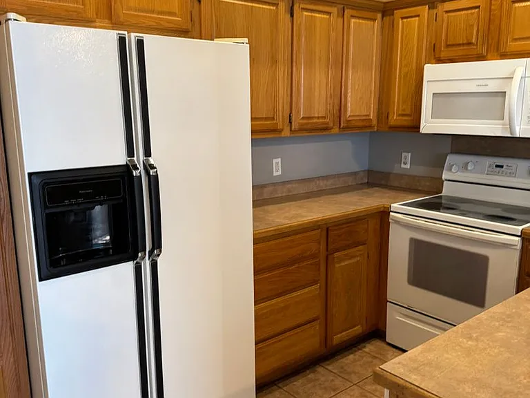 410 Ash St — Photo 8
