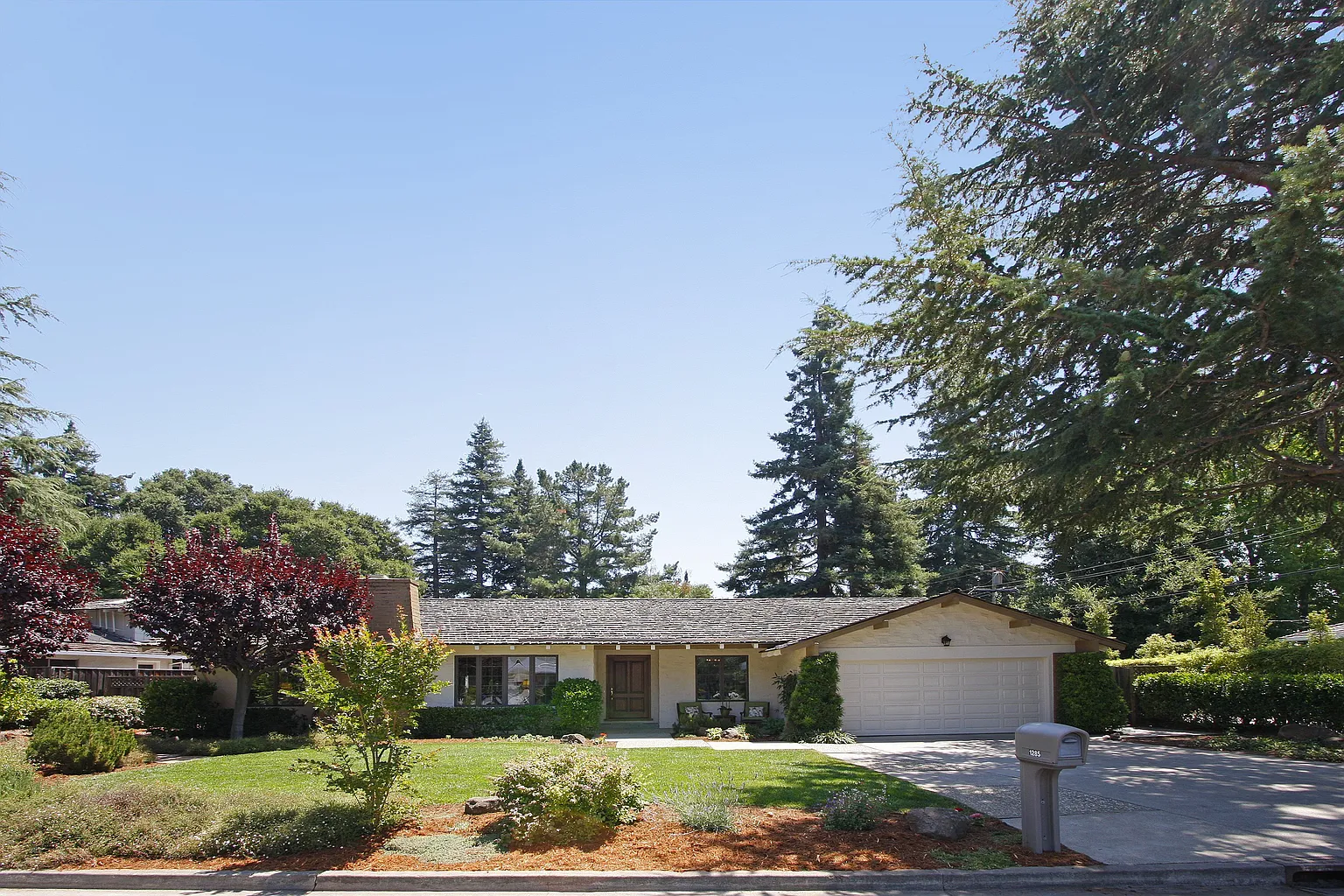 1285 Montclaire Way photo 1