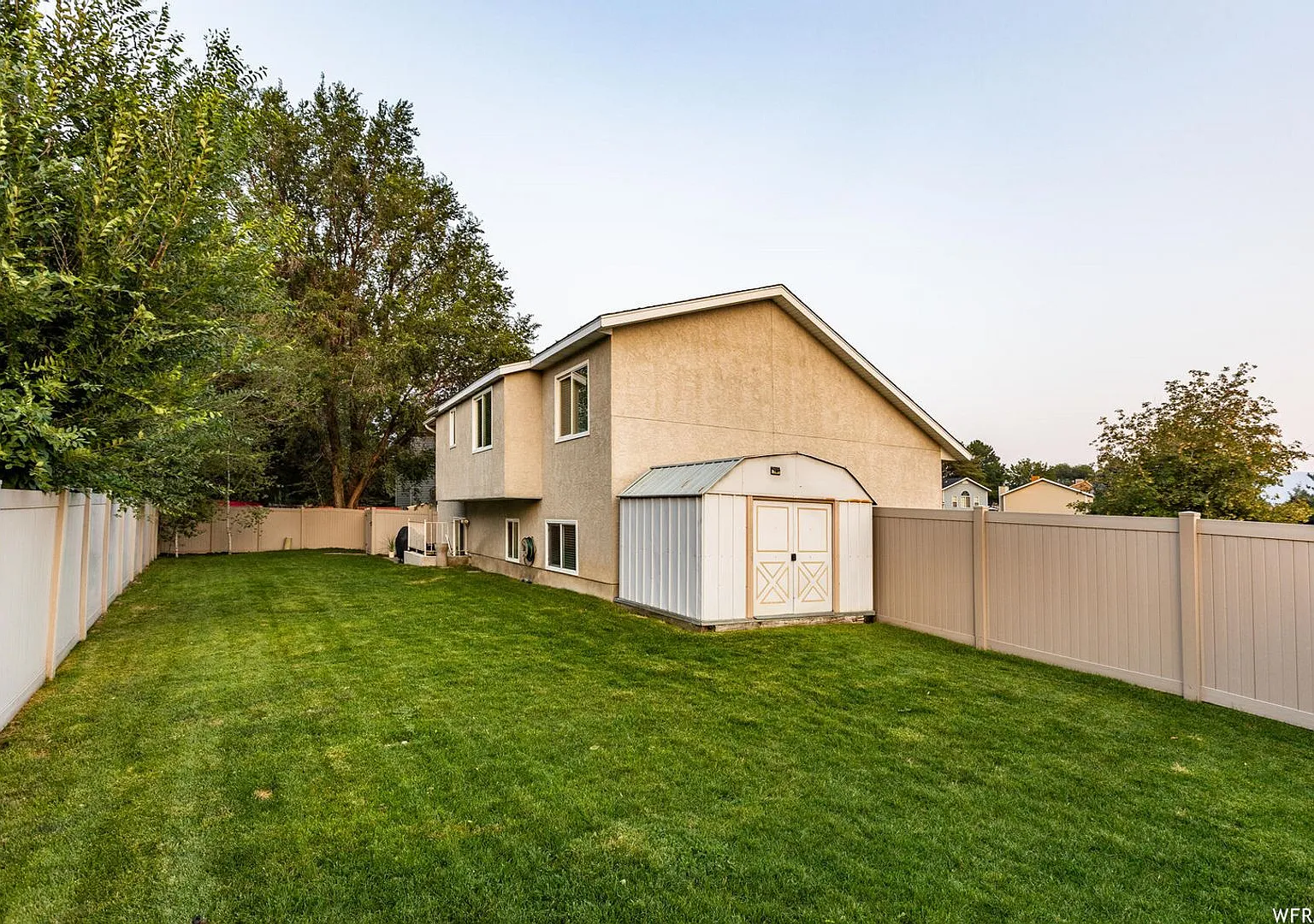 Great 4 Bd 3 Bath Home in Sandy — Photo 3