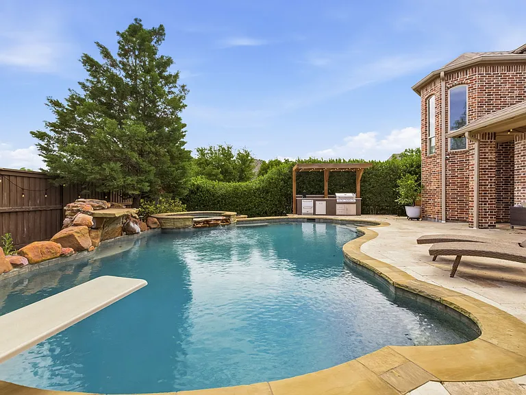 4101 Chimney Rock Dr — Photo 2