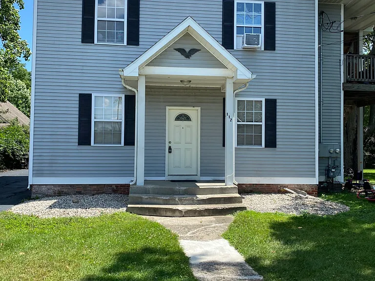 112 Hazelton Rd — Photo 1