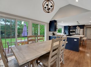 36 Watnong Dr, Morris Plains, NJ 07950