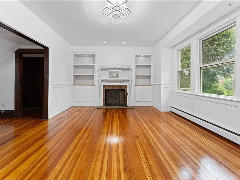 335 Blackstone St — Photo 5