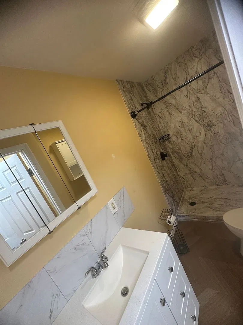 Springfield Home- Move in Today! — Photo 4