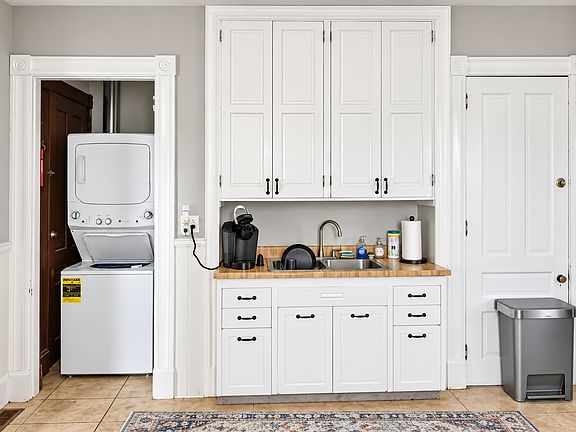 3rd image of 363 Park Dr #363