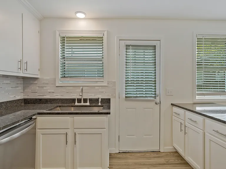 1215 Greenwood Ct #A — Photo 15