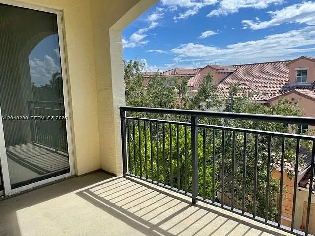 San Raphael Condo — Photo 4