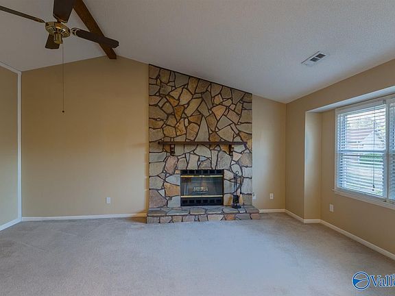 5th image of 1004 Brighton Cir SE