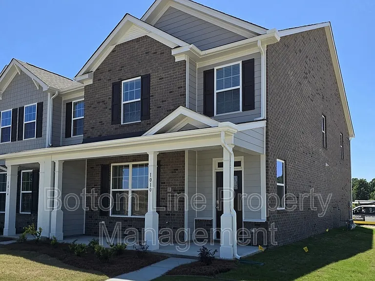 1010 Whistling Pl — Photo 1