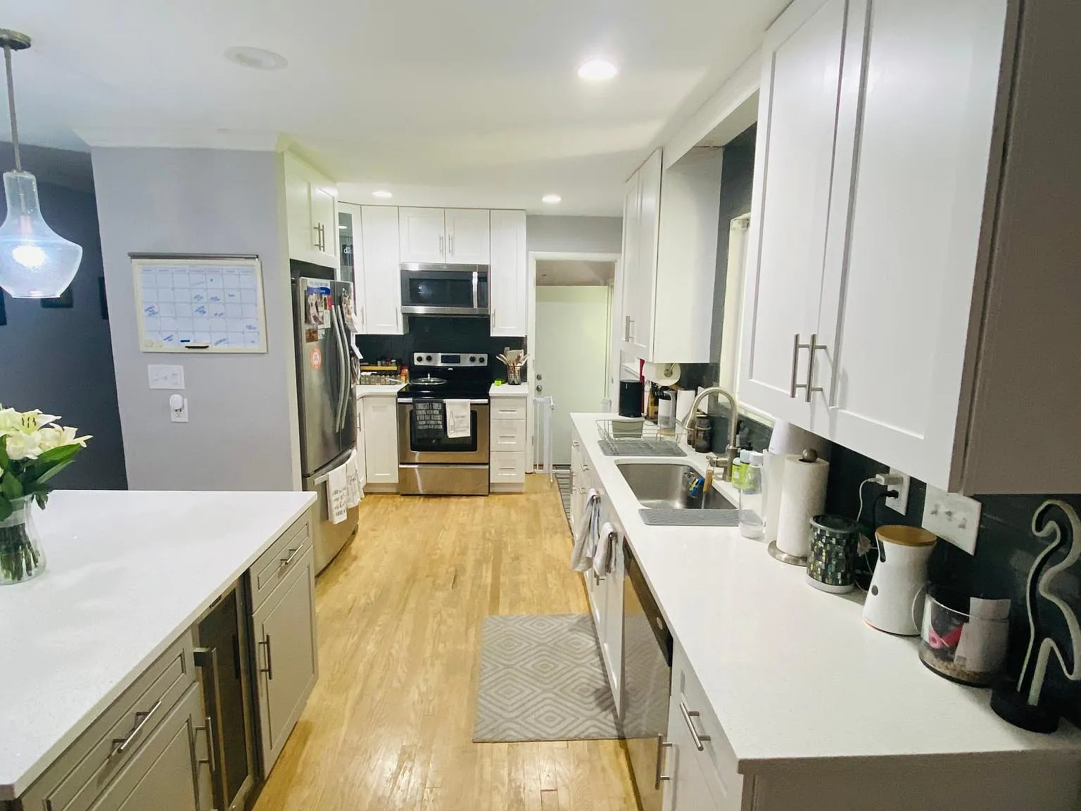 4 bed, 2020 sqft, $3,495 — Photo 4