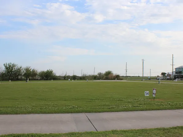 8001 Angela Ln, Grand Isle, LA 70358