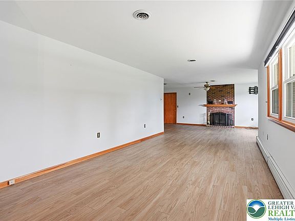 5th image of 628 Williams Rd