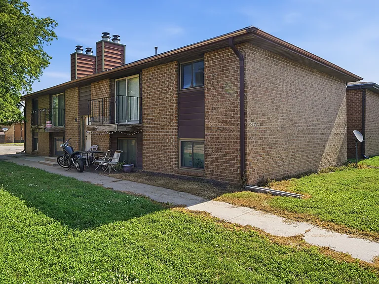 3516 Huntington Ave — Photo 9