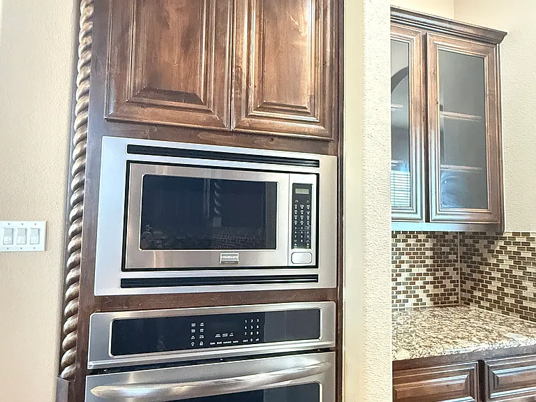 3030 McGregor Dr — Photo 7