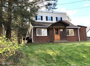 217 Willow Ln, Greentown, PA 18426