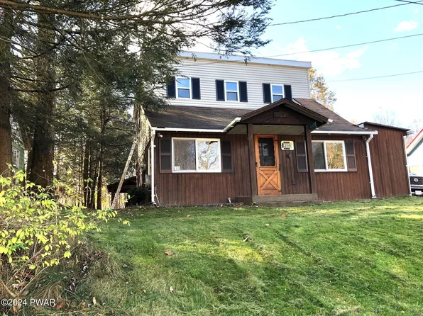 217 Willow Ln, Greentown, PA 18426