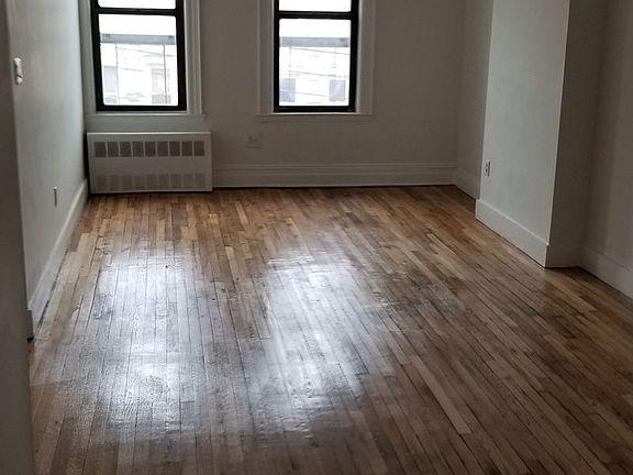 3rd image of 77 Wyckoff Ave #2AA