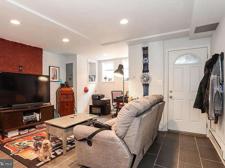 1451 W St NW #B — Photo 2
