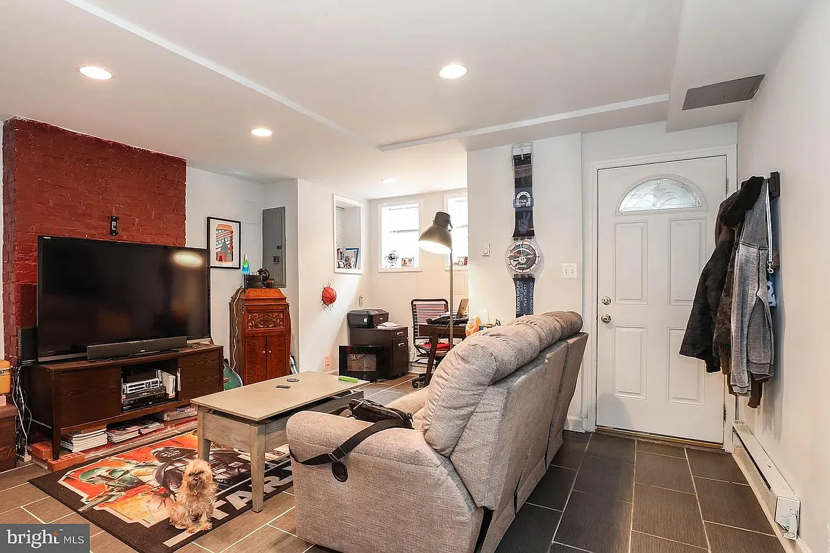 Building Photo - 1451 W St NW #B