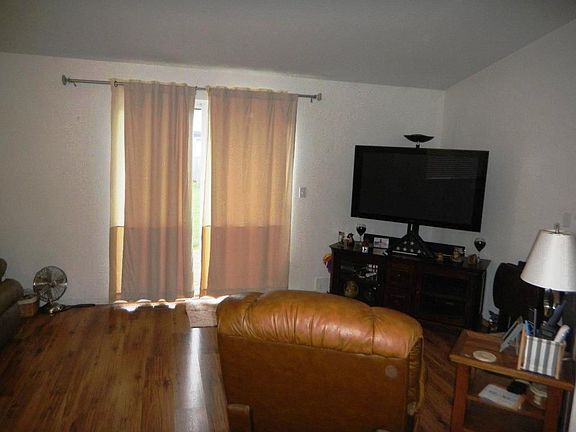 2nd image of 1130 184th Street Ct E