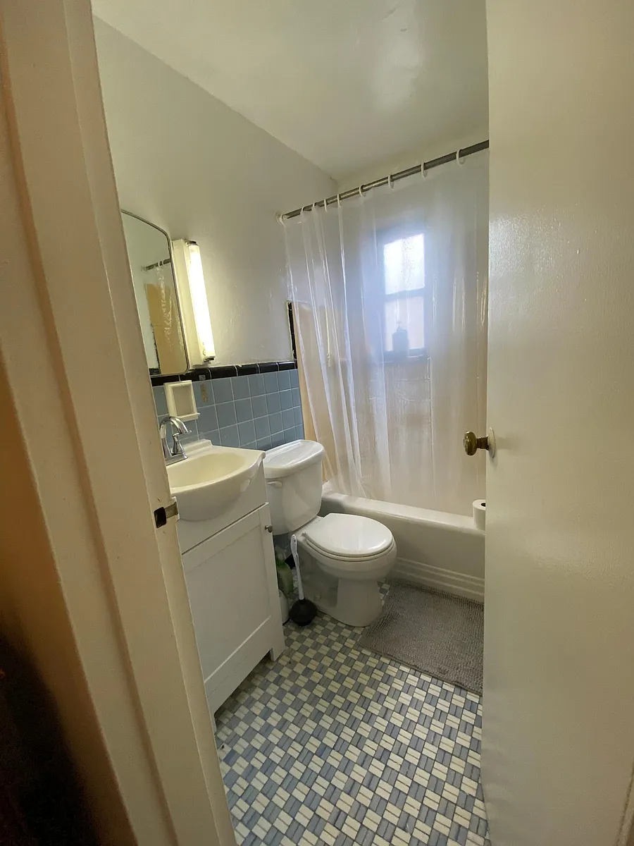 Building Photo - 5518 Covode St