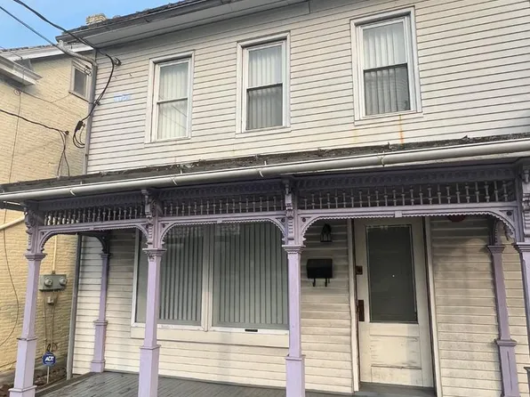 328 E King St, Shippensburg, PA 17257