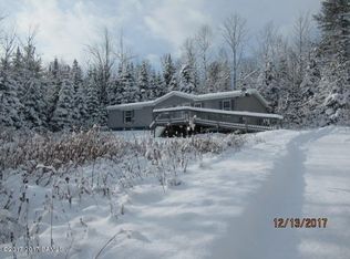 101 Riddle Rd, Mineville, NY 12956