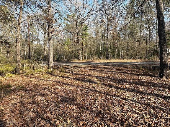 3rd image of 295 Lakecrest