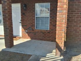 203 Magnolia Plantation Ct, Hinesville, GA