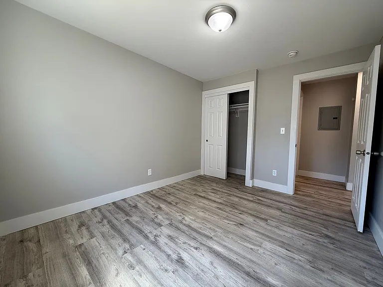 Mission Apartments — Photo 18