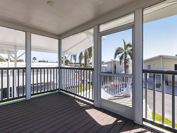 5th image of 210 Pier B