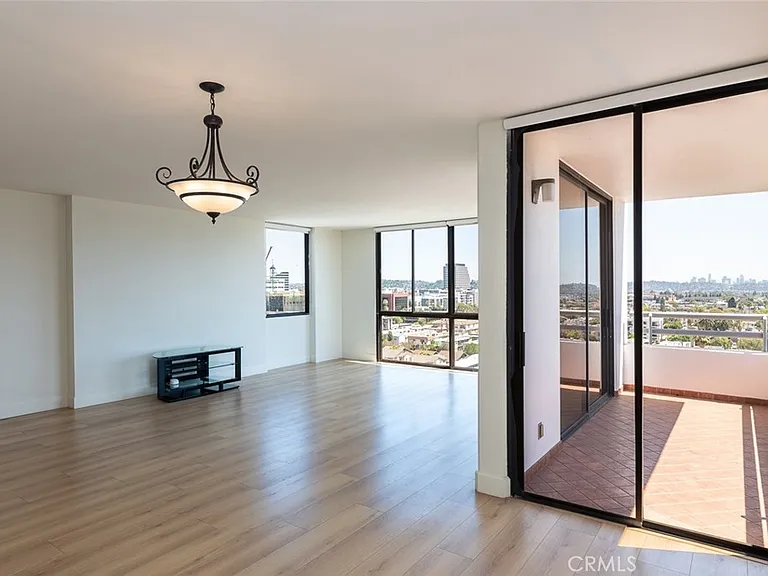345 Pioneer Dr #1404 — Photo 11