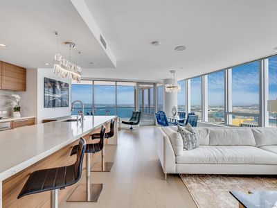 888 W E St #2401, San Diego, CA, 92101