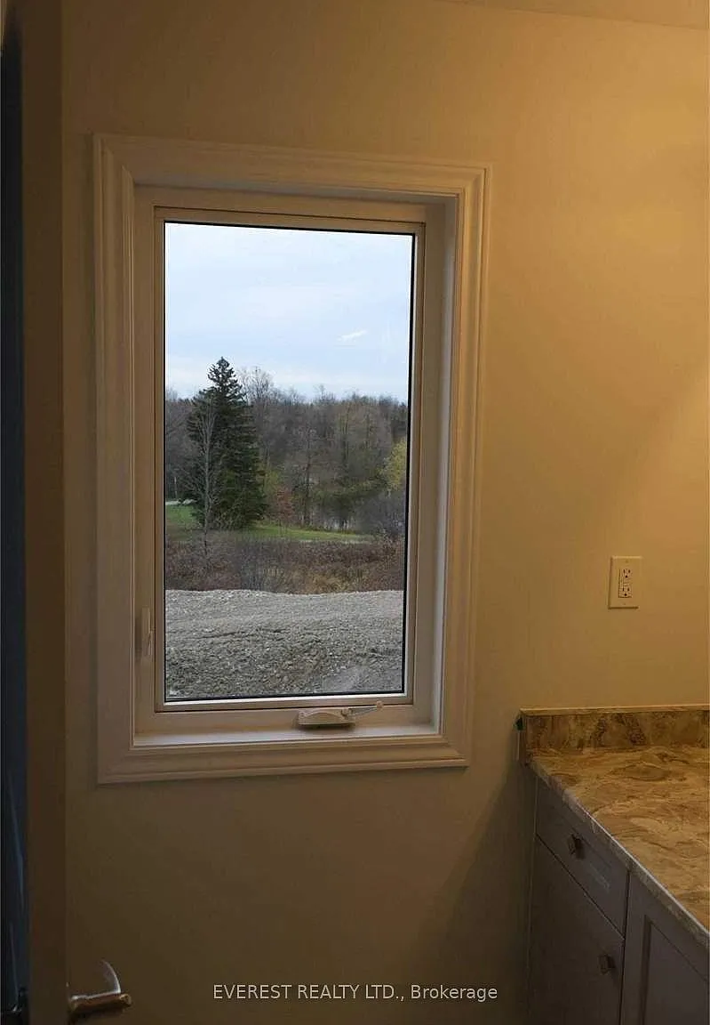 3 bed, $3,000 — Photo 2