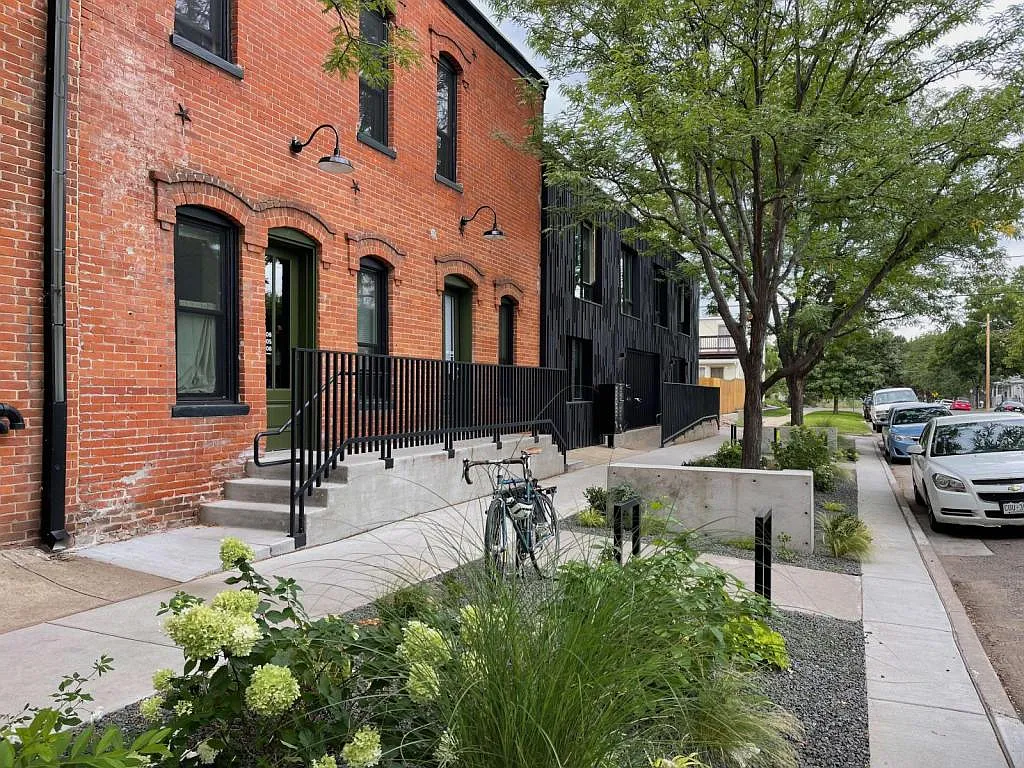 2959 N Franklin St — Photo 2