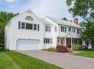 32 Overhill Rd, West Hartford, CT 06117