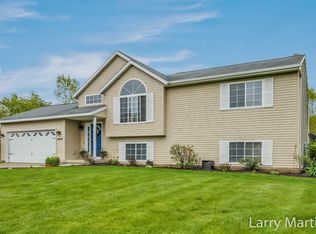 11449 Foreman Farms Ct, Lowell, MI 49331