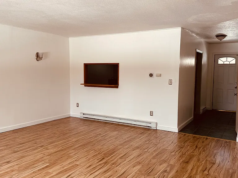 881 Albany Post Rd #17 — Photo 12