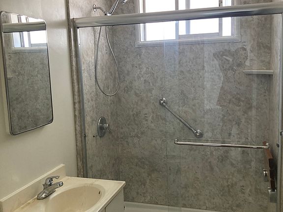 4th image of 11624 Hamlin St APT 14