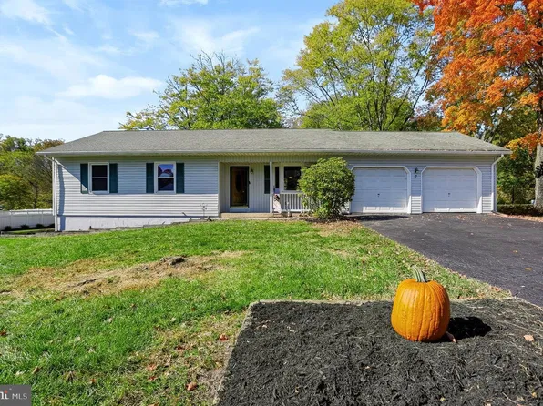 7 Autumn Dr, Dillsburg, PA 17019