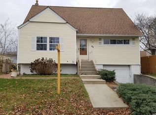 90 Westside Ave, Freeport, NY 11520