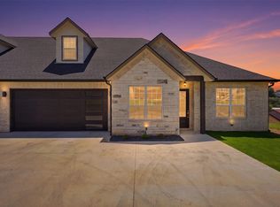 5126 Country Club Dr, Granbury, TX 76049