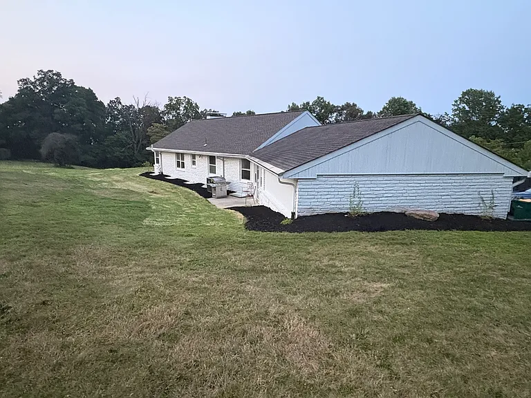599 Grings Hill Rd — Photo 2
