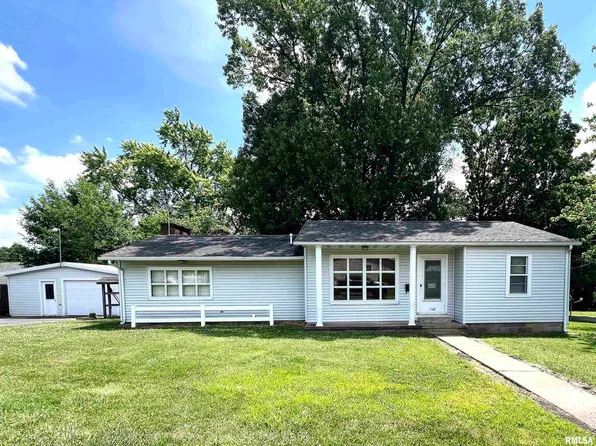 110 S High St, Carterville, IL 62918