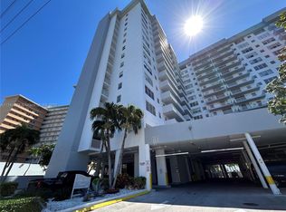 137 Golden Isles Dr APT 1610, Hallandale, FL 33009