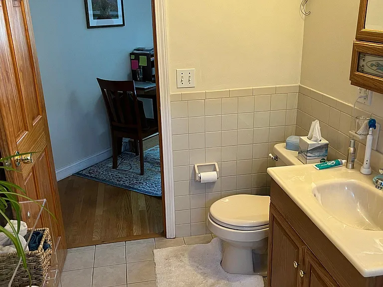 3-24 Burnham St #3 — Photo 9