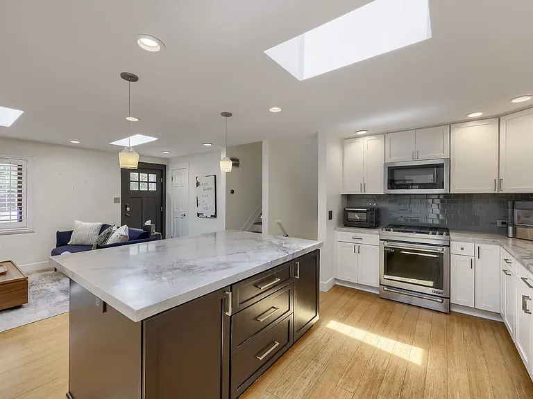 120 Cherokee Way — Photo 4