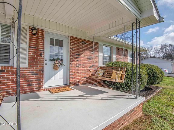 4th image of 1004 Susan Dr