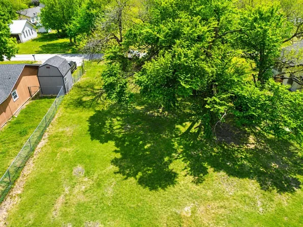303 E Wolf St, Granger, TX 76530